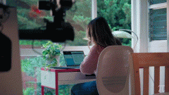 手艺迭代取本钱帮推下